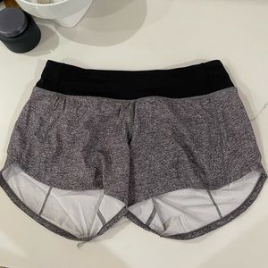 Lululemon speed up mid-rise lined short 4”